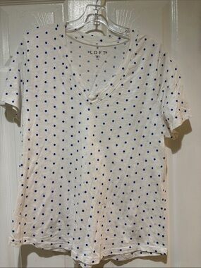 LOFT White V-Neck Tee with Blue Polka Dots